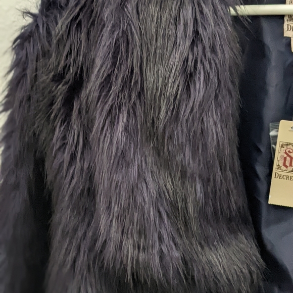 Decree Navy/ Black Faux Fur Jacket  Size Small - Picture 5 of 5